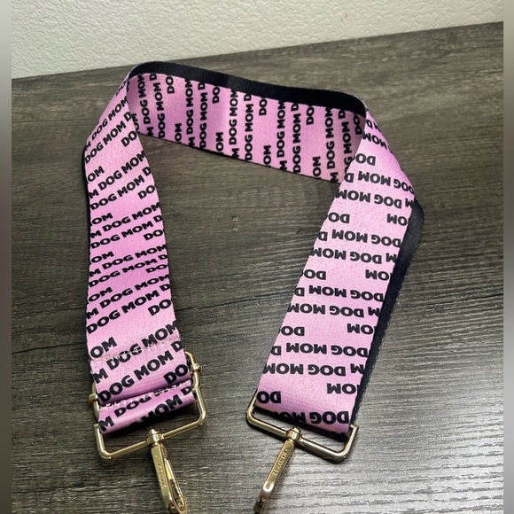 Dog Mom Kedzie
Interchangeable Purse Bag
Guitar Strap - Picture 1 of 3